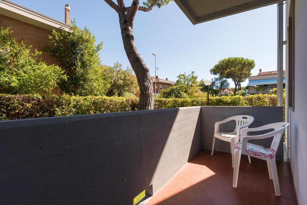Comfort Beach House Marina di Massa Exterior foto