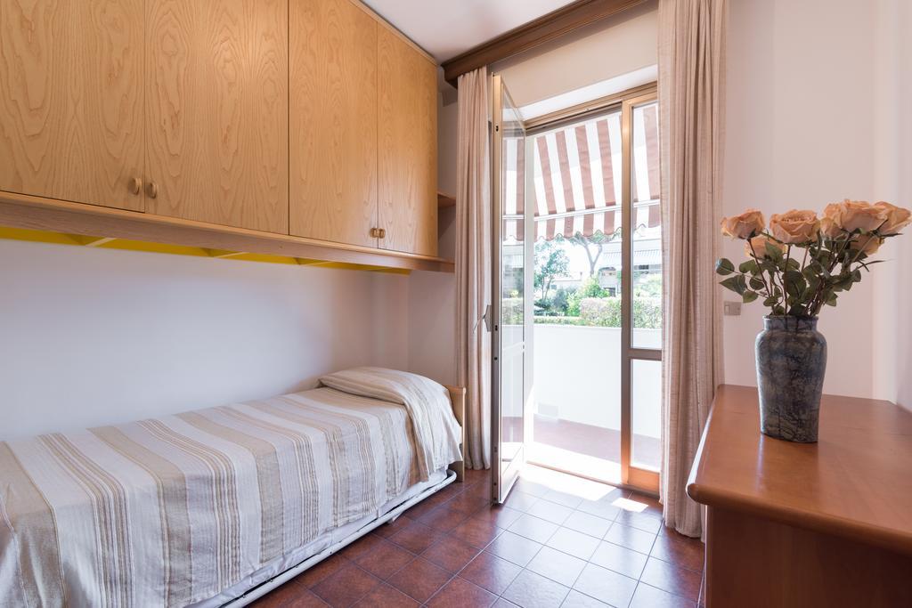Comfort Beach House Marina di Massa Exterior foto